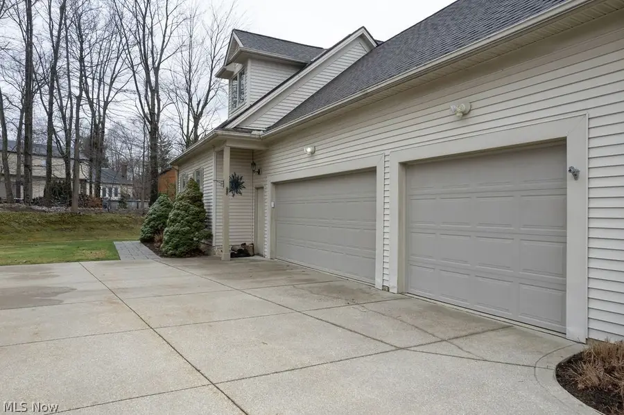 388 W Saint Andrews Drive, Highland Heights, OH 44143 - #3