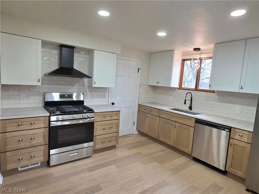 1324 Mapleview Drive, Seven Hills, OH 44131 - #3