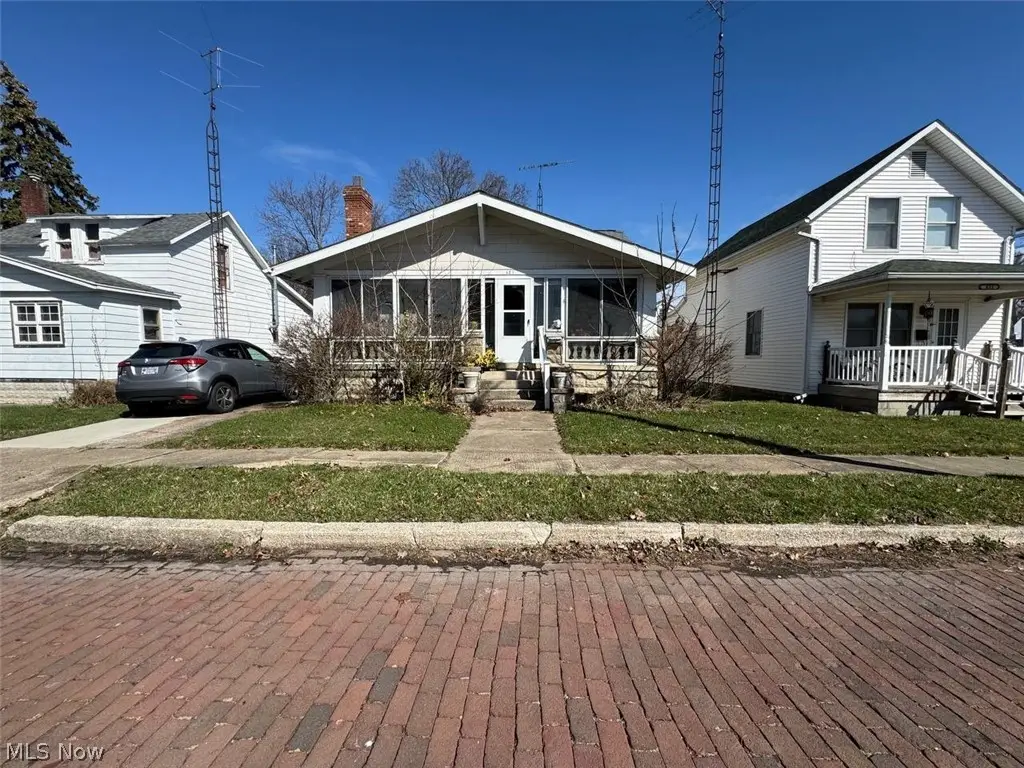 429 E 7th Street, Port Clinton, OH 43452 - #1