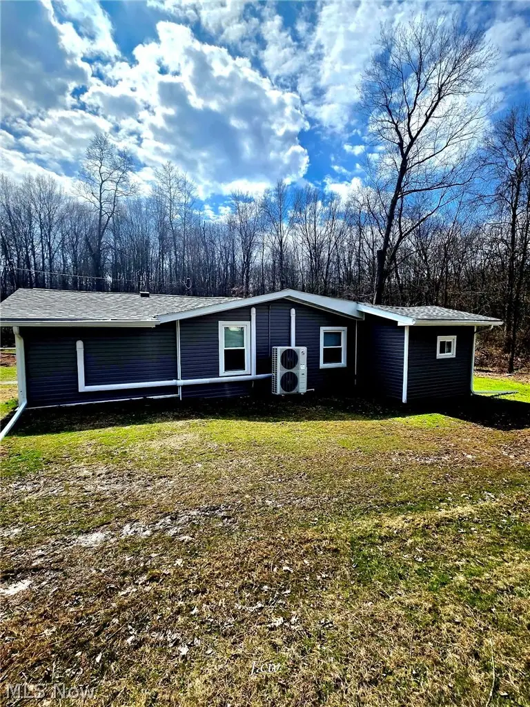 3698 Buena Vista Drive, Hubbard, OH 44425 - #3