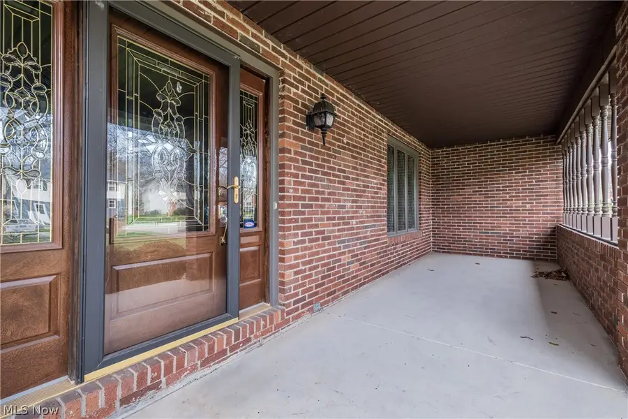 407 Eastbury Ne Avenue, North Canton, OH 44720 - #3