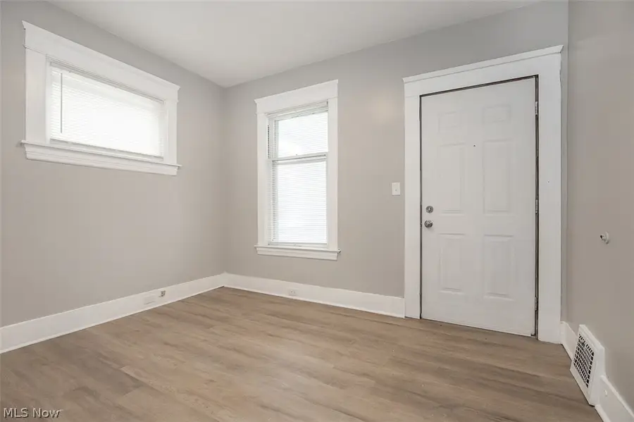 5614 Drake Avenue, Cleveland, OH 44127 - #3