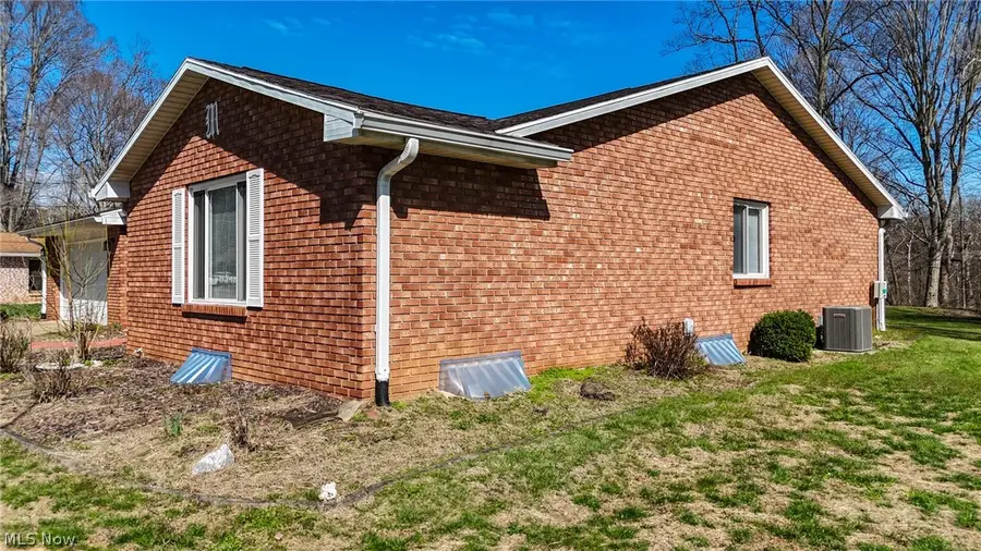 206 Ellsworth Drive, Marietta, OH 45750 - #2