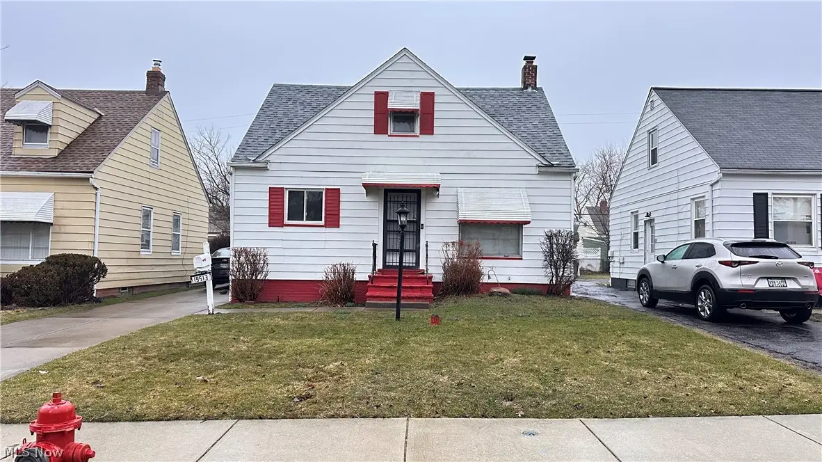 19513 Beverly Avenue, Maple Heights, OH 44137 - #1