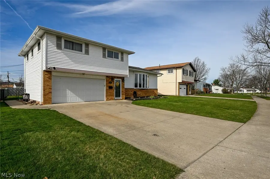 6878 Lantern Lane, Parma Heights, OH 44130 - #3