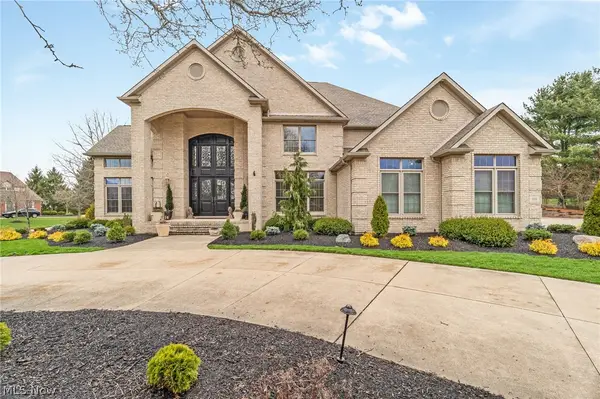 1311 Chantilly Ne Circle, Canton, OH 44721