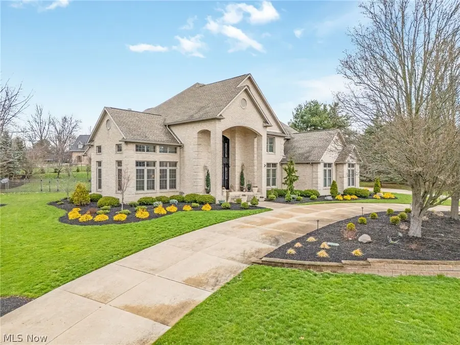 1311 Chantilly Ne Circle, Canton, OH 44721 - #3