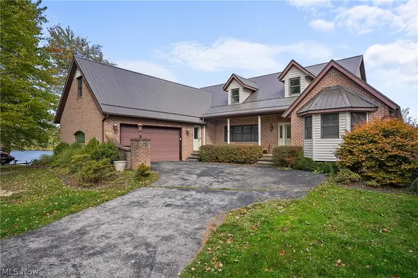 410 Geneva Point, Roaming Shores, OH 44084