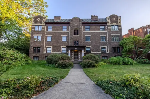 2472 Overlook Road, Cleveland Heights, OH 44106