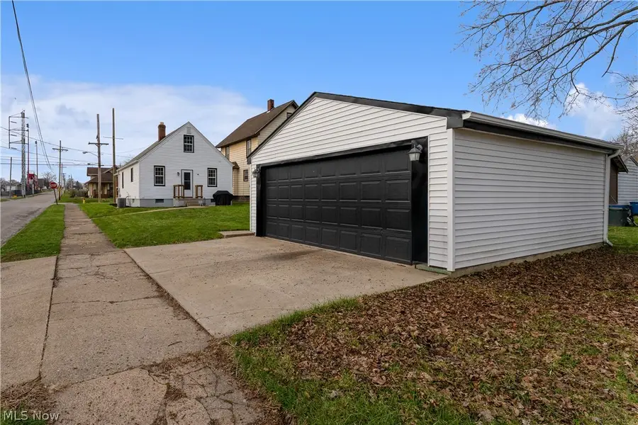 261 Sexton Street, Struthers, OH 44471 - #3