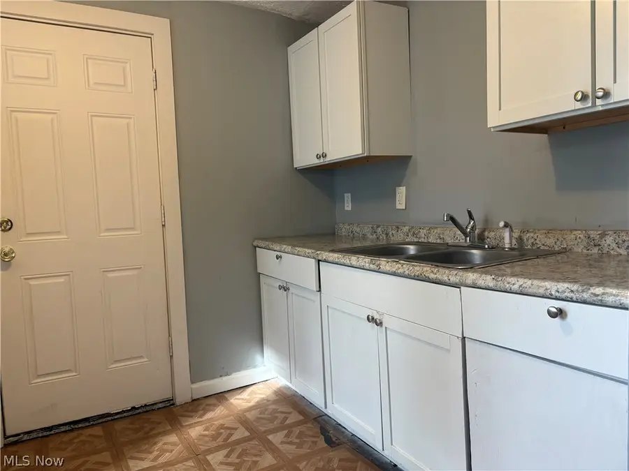 621 Creedmore Avenue, Barberton, OH 44203 - #3