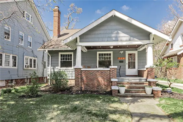 3263 Euclid Heights Boulevard, Cleveland Heights, OH 44118