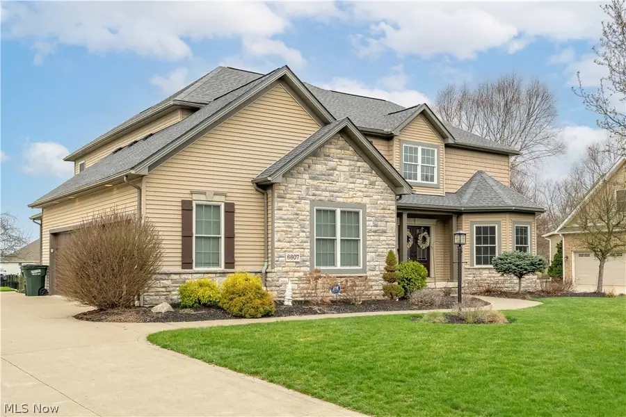 6607 Woodbridge Nw Circle, Massillon, OH 44646 - #3