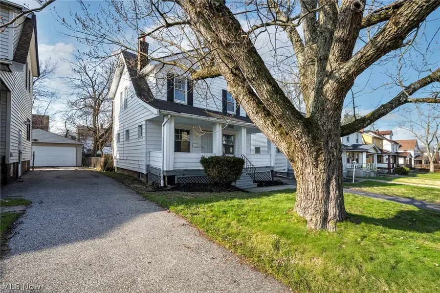 13620 S Parkway Drive, Garfield Heights, OH 44105 - #3