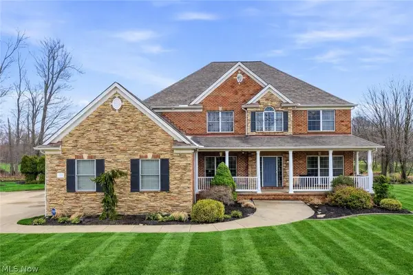 317 E Edinburgh Drive, Highland Heights, OH 44143