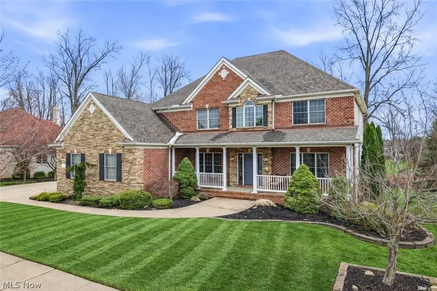 317 E Edinburgh Drive, Highland Heights, OH 44143 - #2