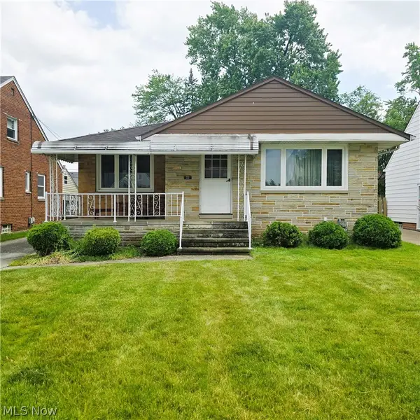 8201 Manorford Drive, Parma, OH 44129