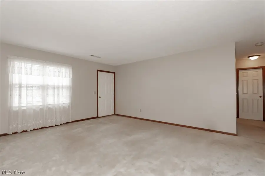 133 Hampshire Cove, Painesville, OH 44077 - #3