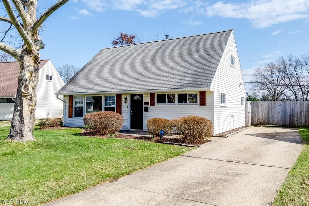 2331 Larchdale Drive, Cuyahoga Falls, OH 44221 - #1