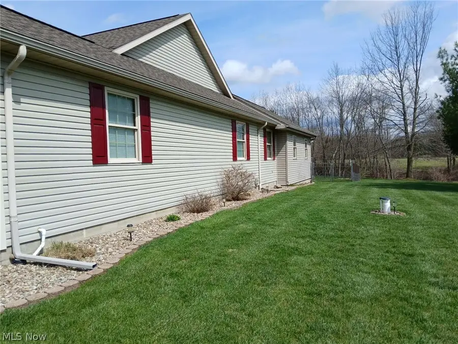 4314 Sherrod Valley Sw Drive, Sherrodsville, OH 44675 - #3