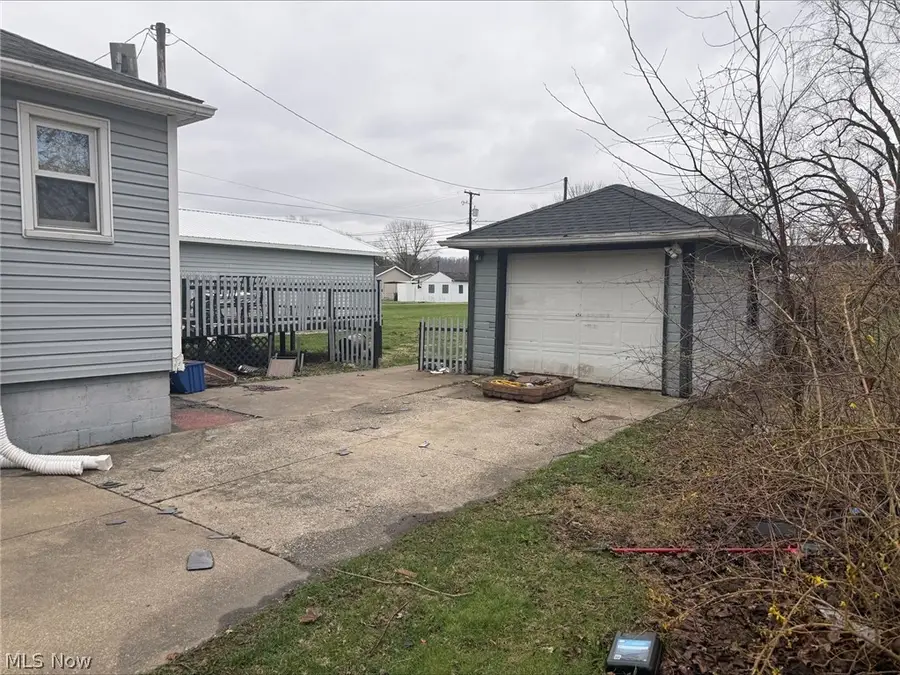 555 E Canal Street, Newcomerstown, OH 43832 - #3