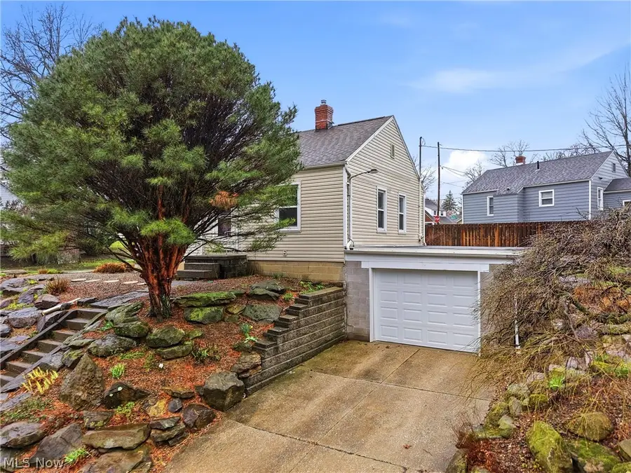 1734 Tonawanda Avenue, Akron, OH 44305 - #2