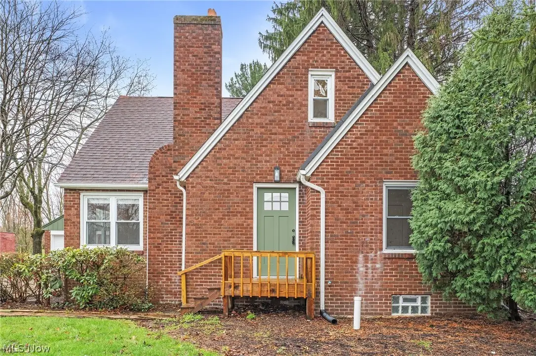 4216 38th Nw Street, Canton, OH 44718 - #1