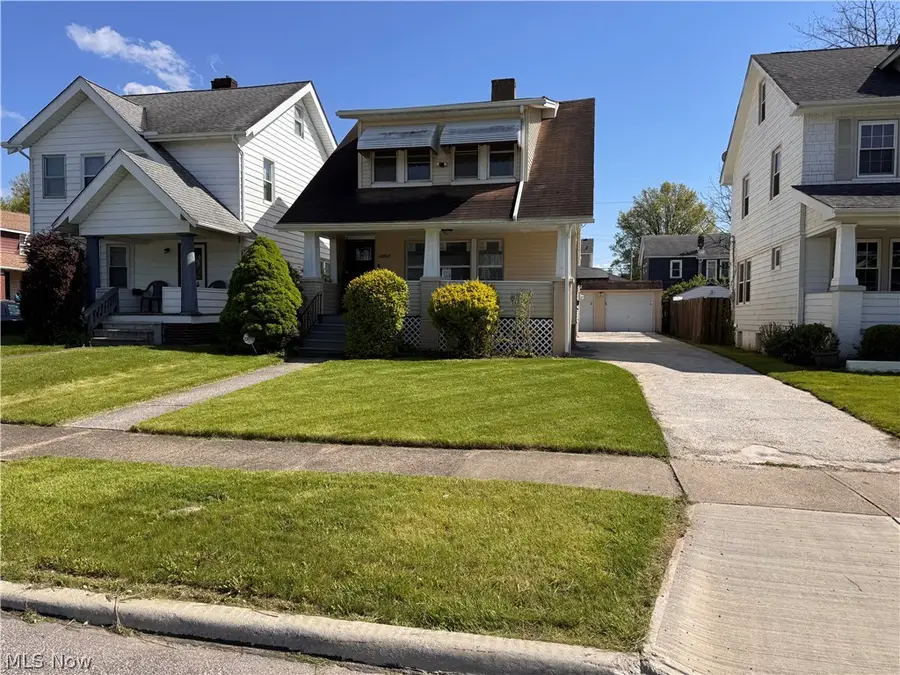 13820 S Parkway Drive, Garfield Heights, OH 44105 - #2