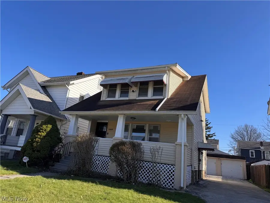 13820 S Parkway Drive, Garfield Heights, OH 44105 - #3