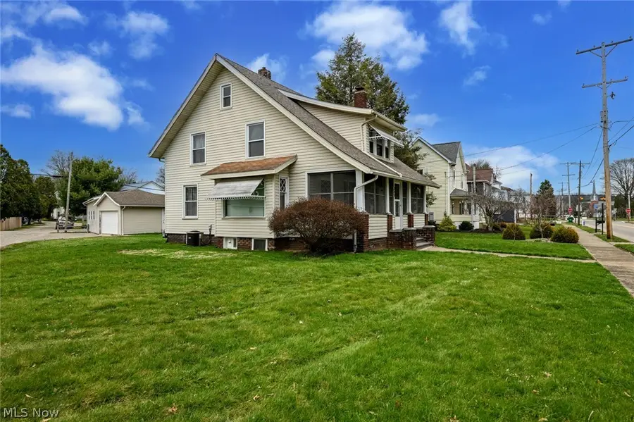 329 Redwood Sw Street, Beach City, OH 44608 - #2