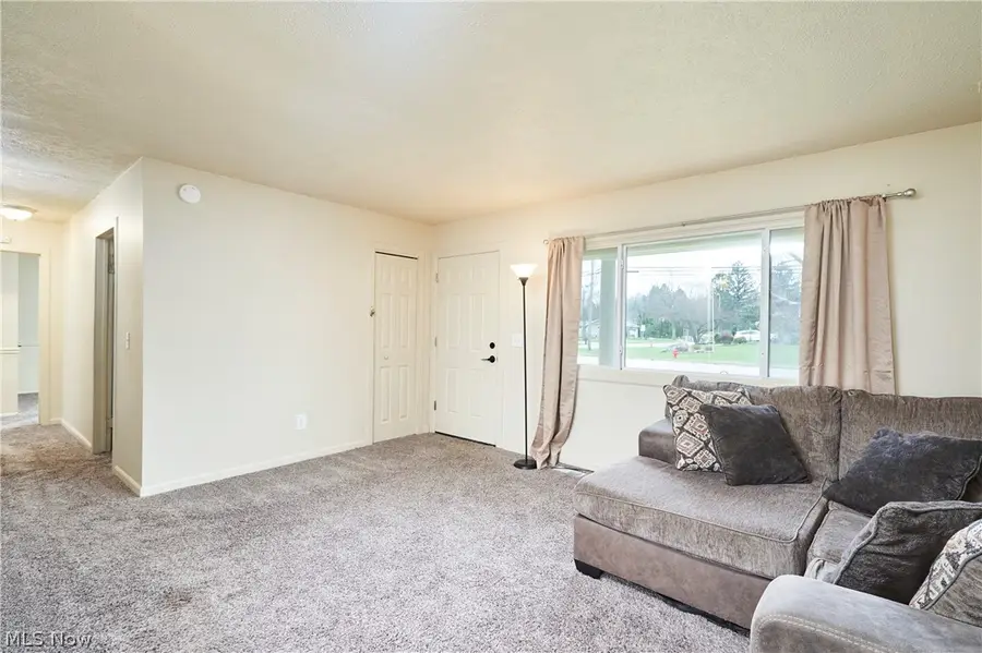 332 N River Road, Munroe Falls, OH 44262 - #3