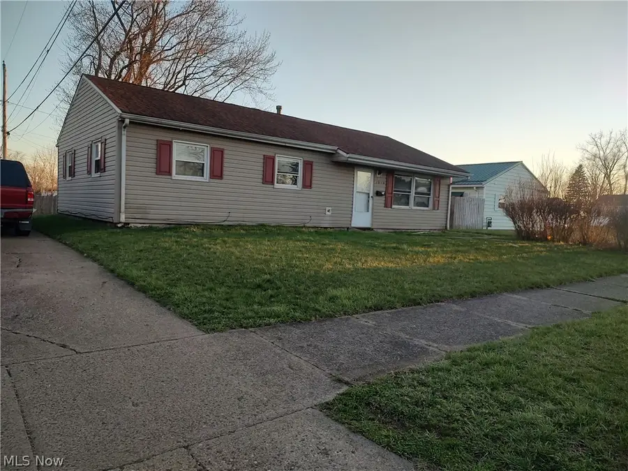 2656 22nd Ne Street, Canton, OH 44705 - #2