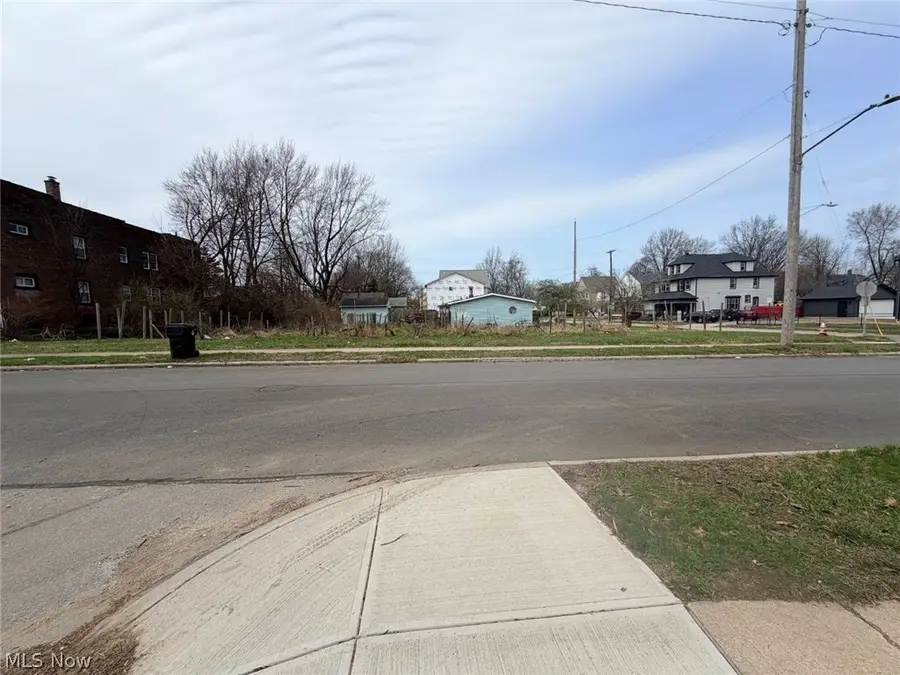 1426 E 115th Street, Cleveland, OH 44106 - #2