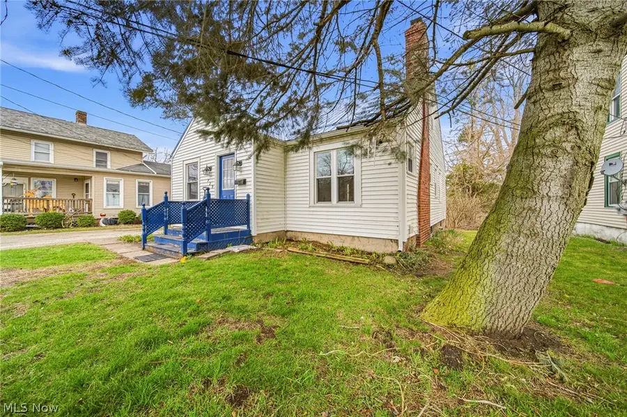 729 W Main Street, Geneva, OH 44041 - #3