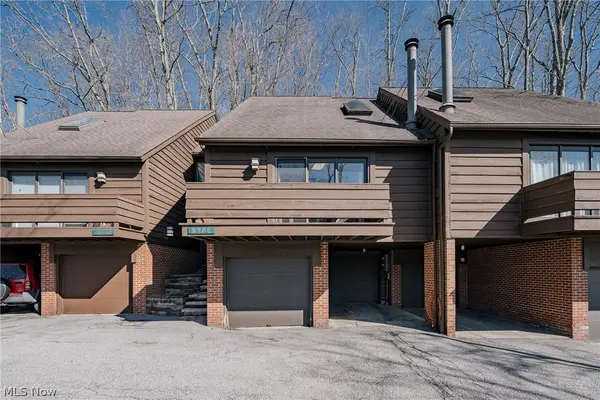 275 Solon Road #275C, Chagrin Falls, OH 44022