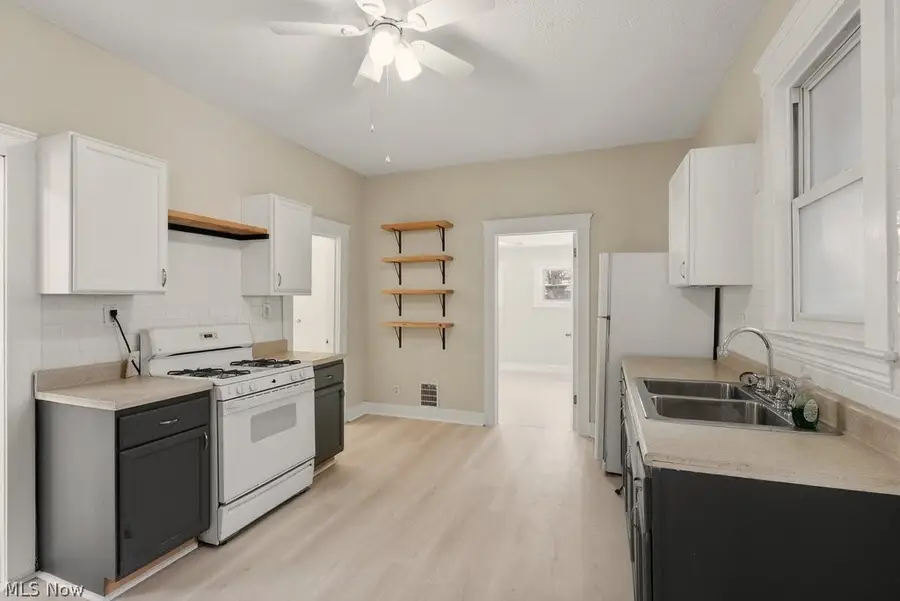 1714 Castle Avenue, Cleveland, OH 44113 - #3