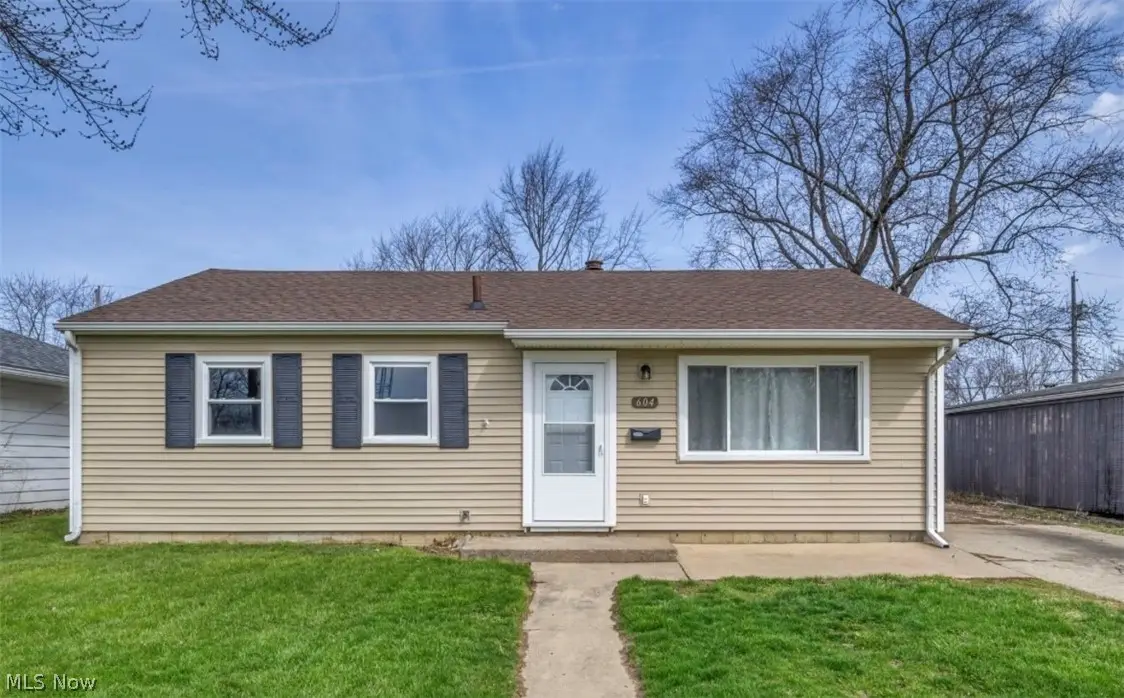 604 Bell Avenue, Elyria, OH 44035 - #1