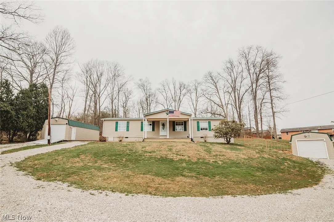 13533 Emerson Avenue, Williamstown, WV 26187 - #1