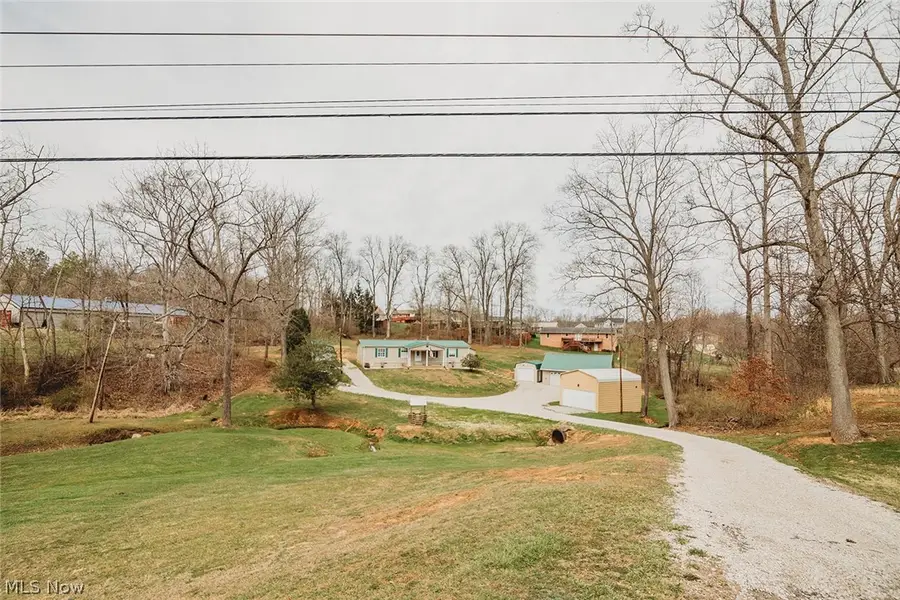 13533 Emerson Avenue, Williamstown, WV 26187 - #2