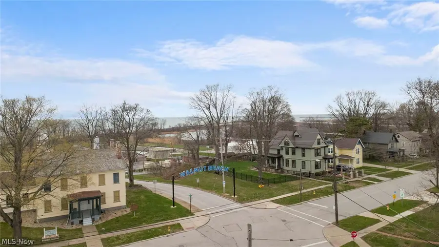 231 Lake Avenue, Ashtabula, OH 44004 - #2