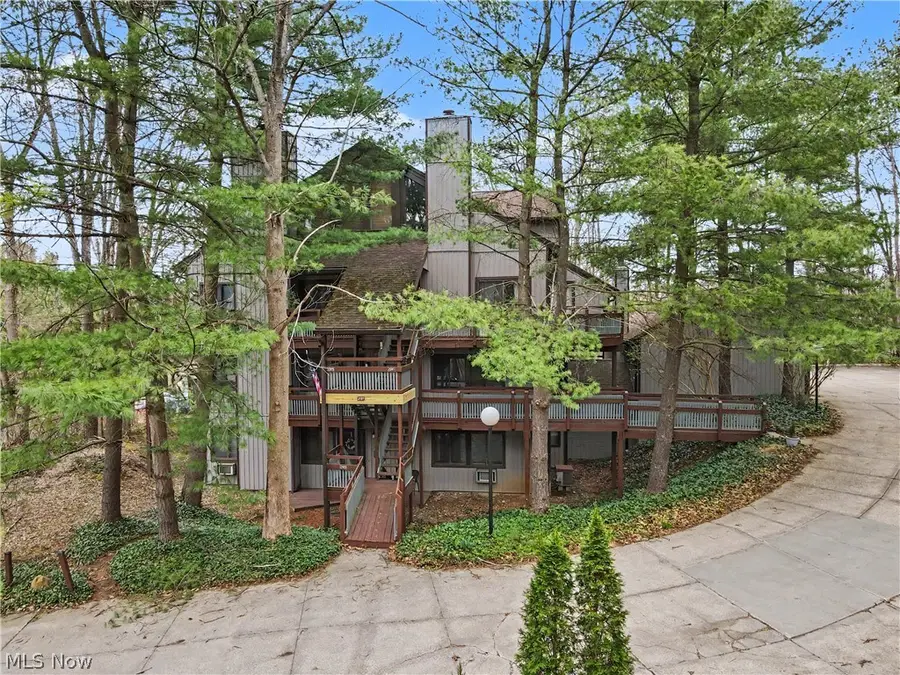 2197 Pinebrook Trail, Cuyahoga Falls, OH 44223 - #2