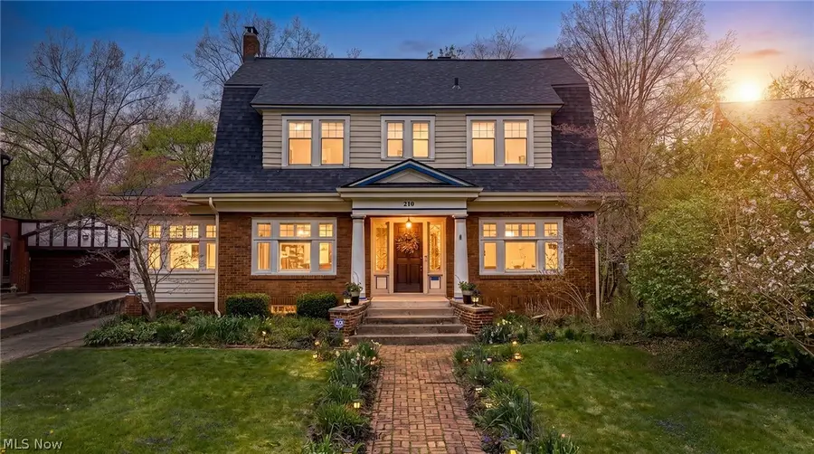 210 Storer Avenue, Akron, OH 44302 - #2