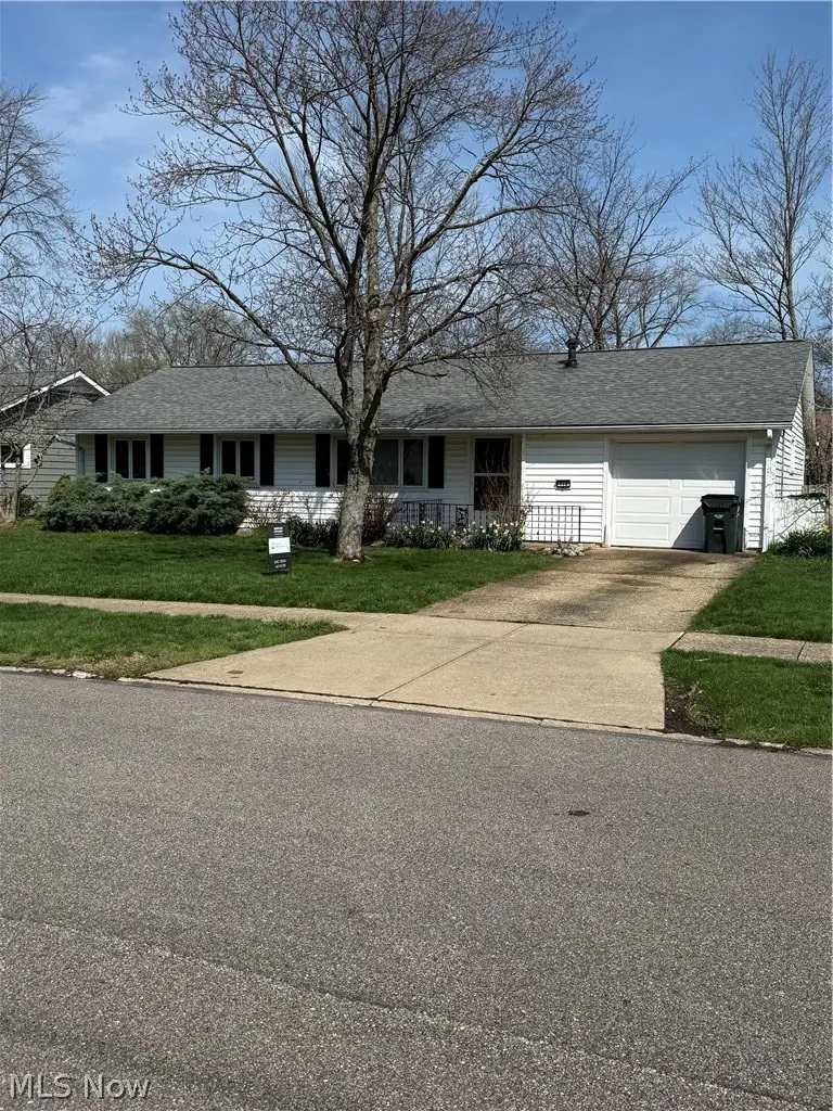 112 Meadow Drive, Berea, OH 44017 - #2