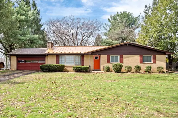 4742 Cherimoya Avenue, Green, OH 44319