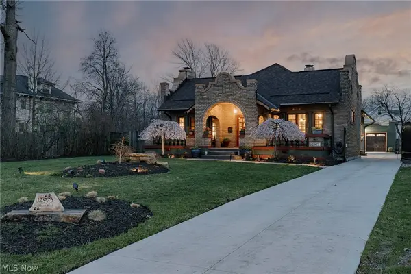 12973 Clifton Boulevard, Lakewood, OH 44107