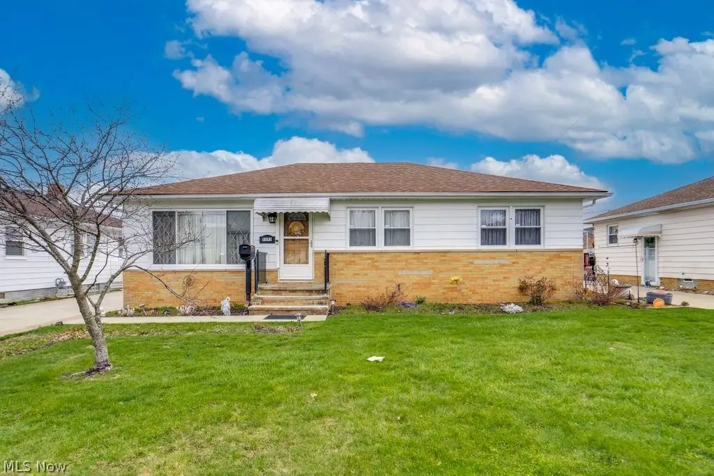 7295 Oakwood Road, Parma, OH 44130 - #1