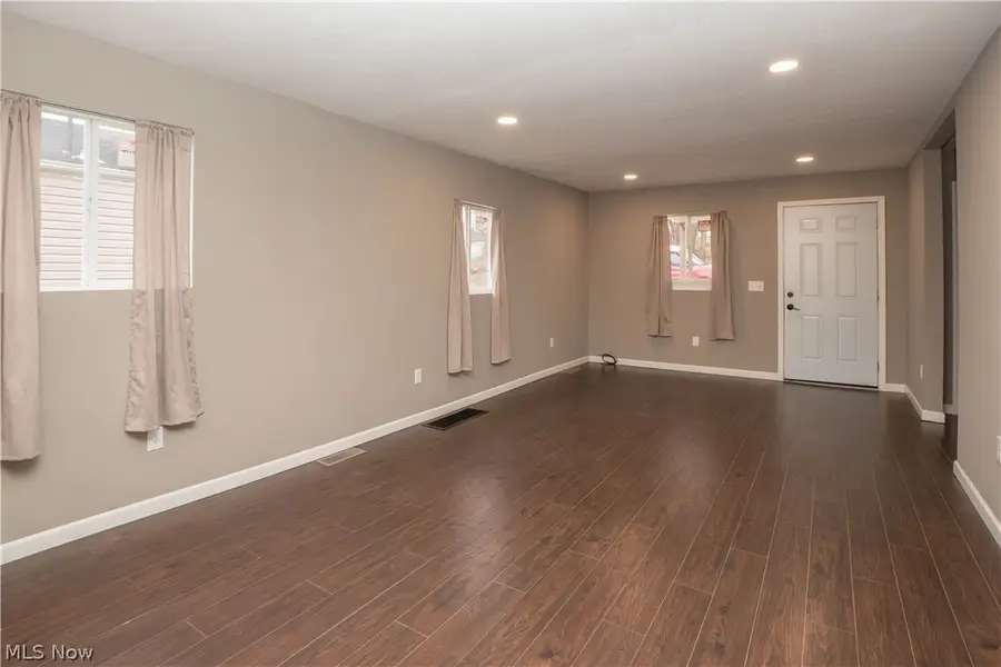 318 Elmport Ne Avenue, Canton, OH 44704 - #3