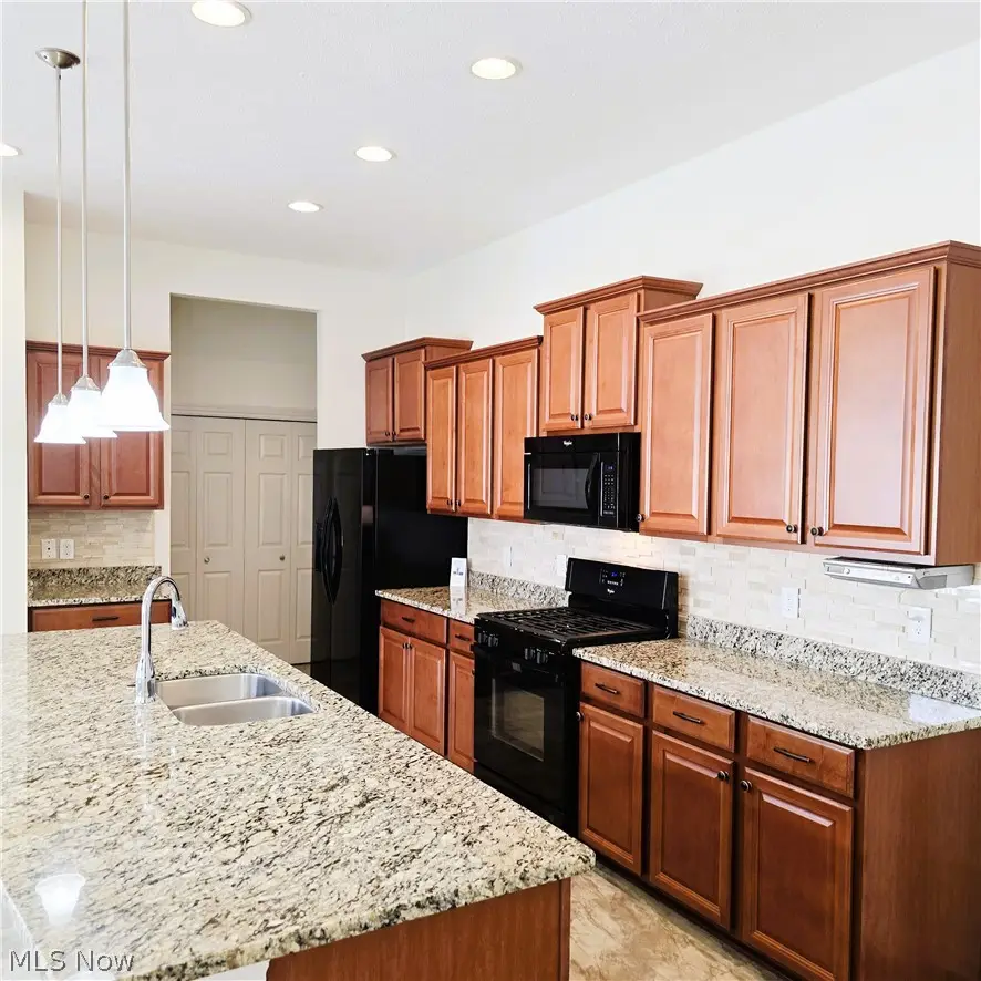 5137 Hartwell Lane, Brunswick Hills, OH 44212 - #2