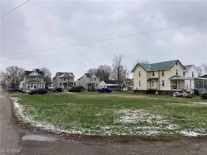 627 33rd Street, Parkersburg, WV 26101 - #1