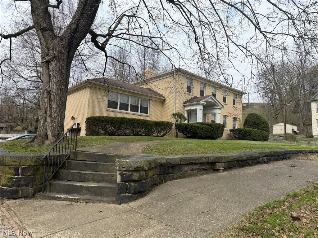 615 E 4th Street, East Liverpool, OH 43920 - #1